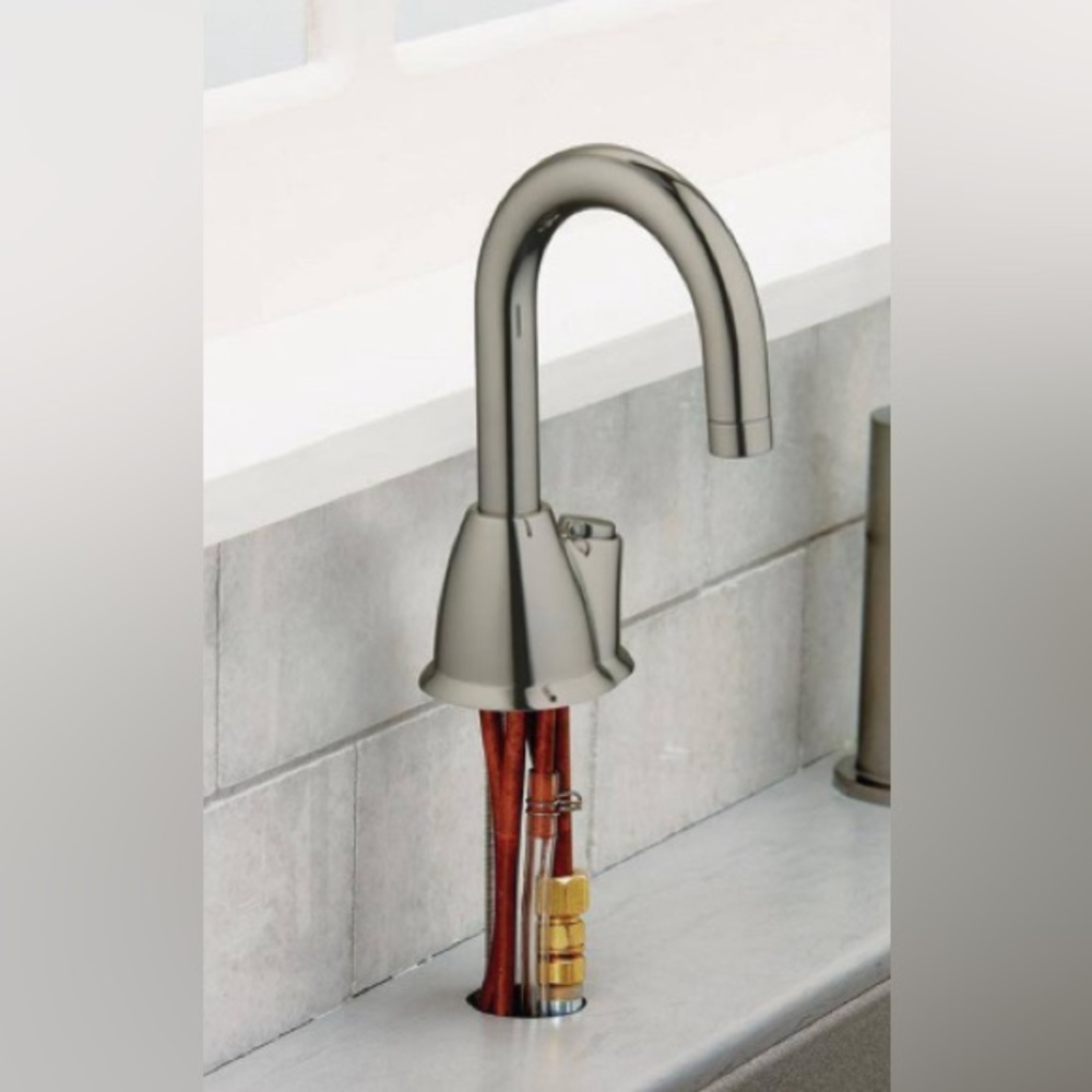 InSinkErator Push Button Instant Hot Water Dispenser Faucet HHOT100SN Satin Nckl - Picture 2 of 8